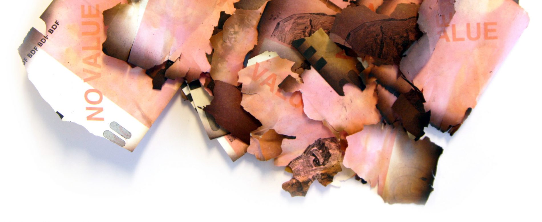 irreversible-high-energy-defacement fragments de spécimens de billets, laissés après une activation de MactwinBox